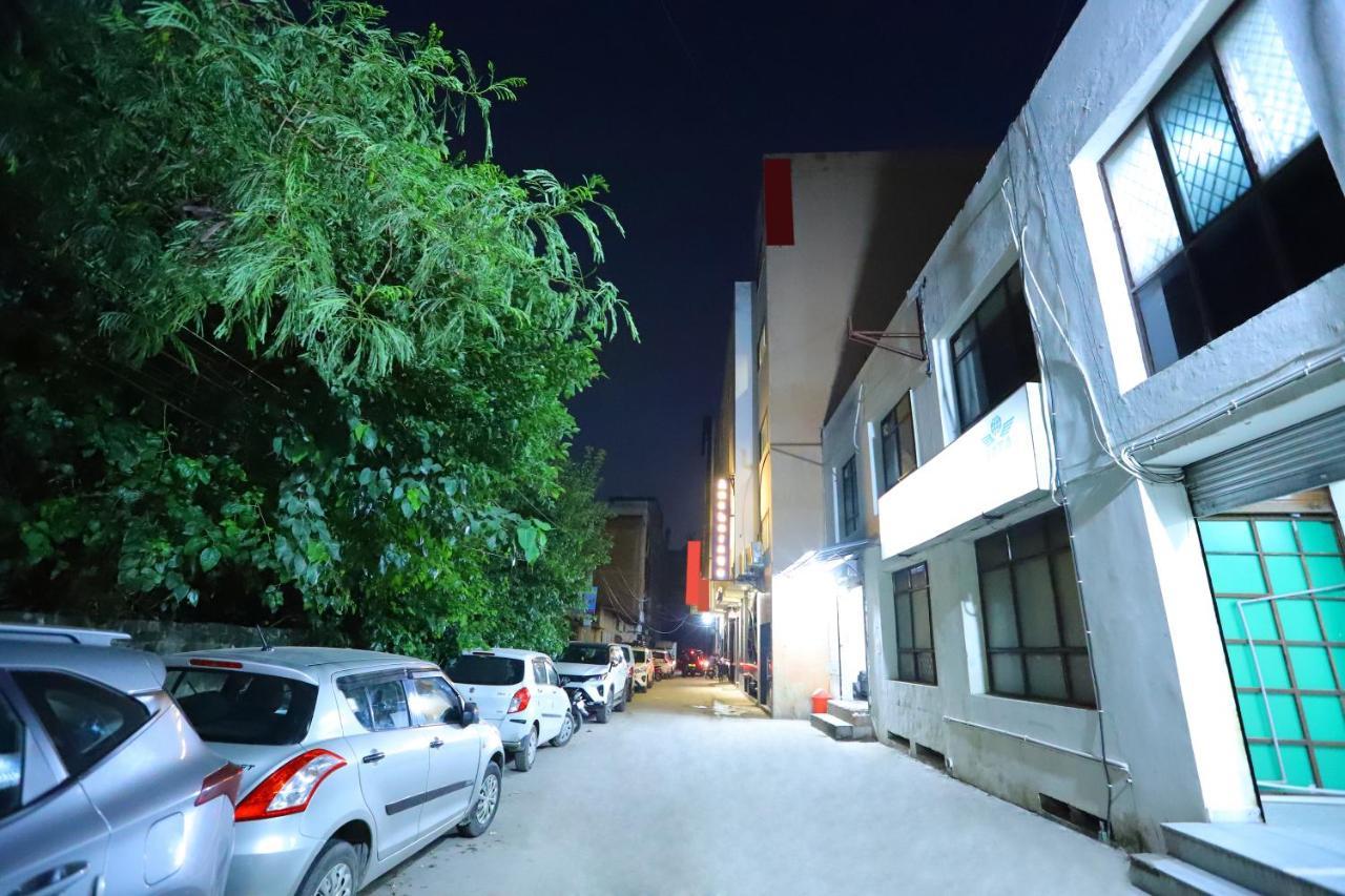 Hotel Stanley By Foxi Group- Near Delhi International Airport Нью-Дели Экстерьер фото